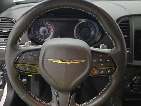 Used 2023 Chrysler 300 C image 4