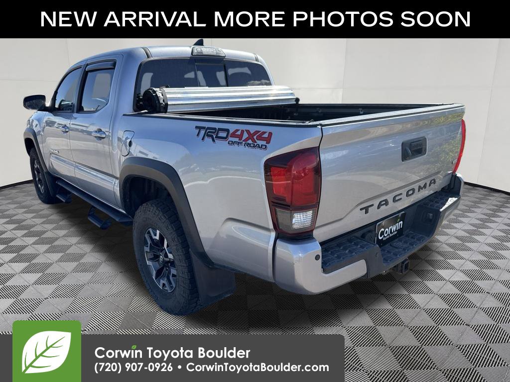 Used 2018 Toyota Tacoma TRD Off-Road w/ Technology Package AWD/4WD image 5