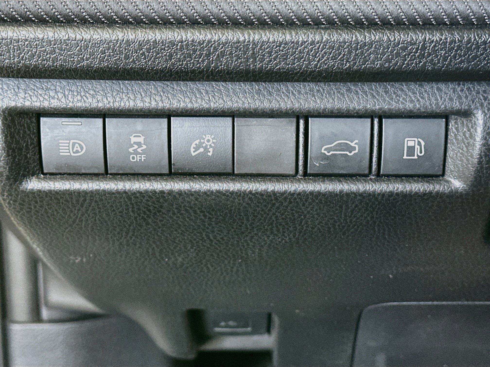 Used 2025 Toyota Camry SE FWD image 17