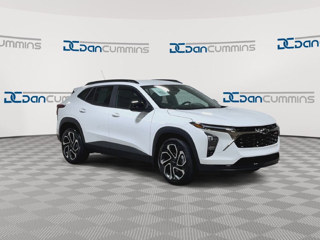 Used 2026 Chevrolet Trax RS w/ Driver Confidence Package FWD image 2