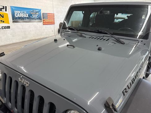 Used 2015 Jeep Wrangler Unlimited Rubicon w/ Connectivity Group AWD/4WD image 98