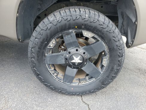 Used 2006 Nissan Titan SE image 7