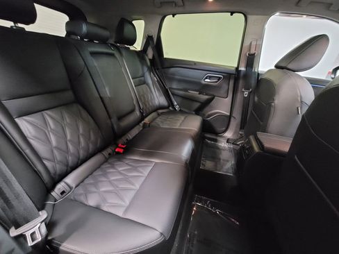 New 2026 Nissan Rogue Platinum w/ Platinum Premium Package image 9