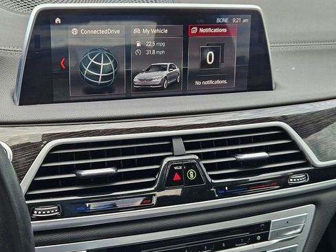 Used 2019 BMW 750i RWD image 9