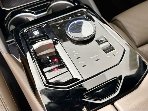 Certified 2025 BMW 530i w/ Premium Package image 9