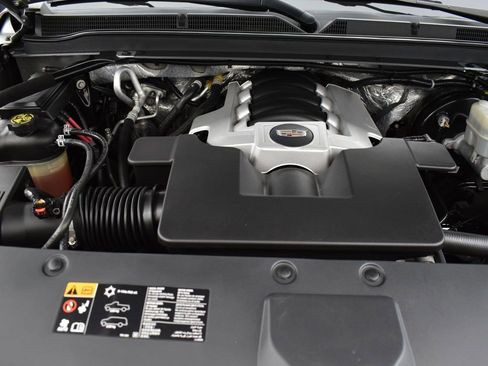 Used 2016 Cadillac Escalade Luxury image 38