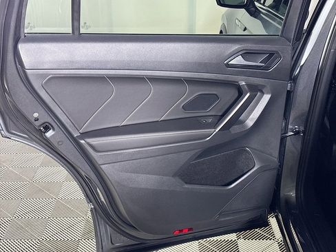Used 2022 Volkswagen Tiguan SEL R-Line image 20