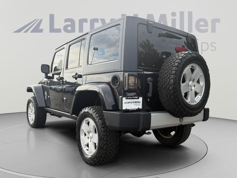 Used 2011 Jeep Wrangler Unlimited Sahara w/ Connectivity Group AWD/4WD image 3