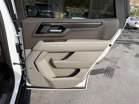 New 2026 GMC Yukon Elevation image 23