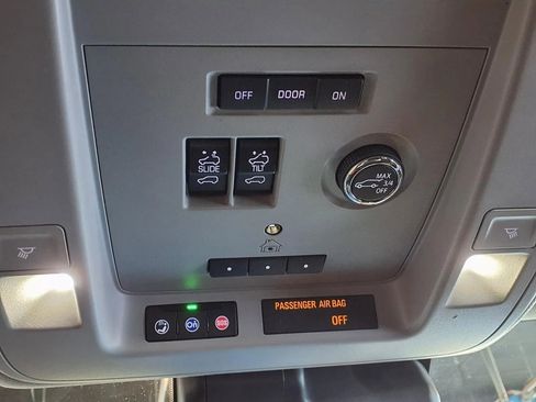 Used 2020 Cadillac Escalade ESV Premium Luxury image 27