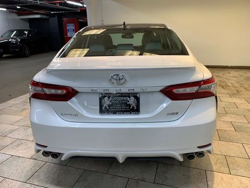 Used 2020 Toyota Camry XSE image 6