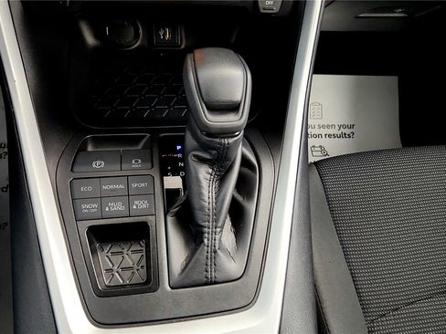 Certified 2025 Toyota RAV4 LE image 28