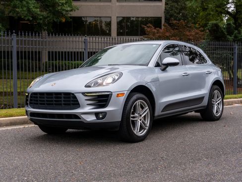 Used 2016 Porsche Macan S image 1