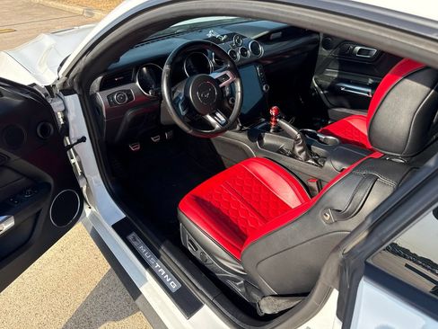 Used 2018 Ford Mustang GT Premium w/ GT Performance Package RWD image 21