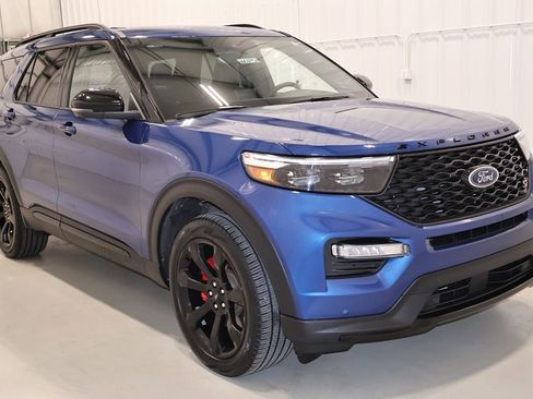 Certified 2023 Ford Explorer ST w/ Equipment Group 401A AWD/4WD image 4