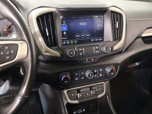 Used 2022 GMC Terrain Denali image 5