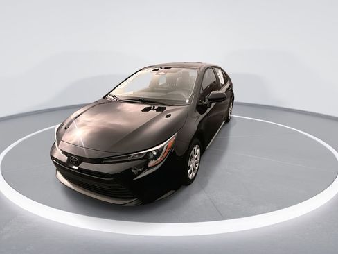 Used 2024 Toyota Corolla LE image 4