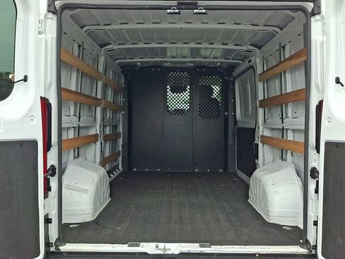 Used 2025 RAM ProMaster 2500 w/ U-Haul Equipment Group FWD image 31