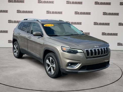 Used 2019 Jeep Cherokee Limited AWD/4WD image 7