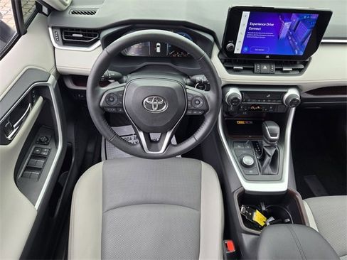 Used 2024 Toyota RAV4 Limited image 17