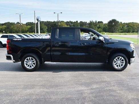 Used 2023 Chevrolet Silverado 1500 LT AWD/4WD image 15