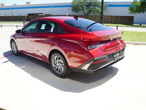 New 2025 Hyundai Elantra Blue image 5