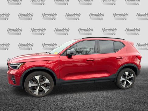 Certified 2023 Volvo XC40 B5 Plus w/ Protection Package Premier image 6