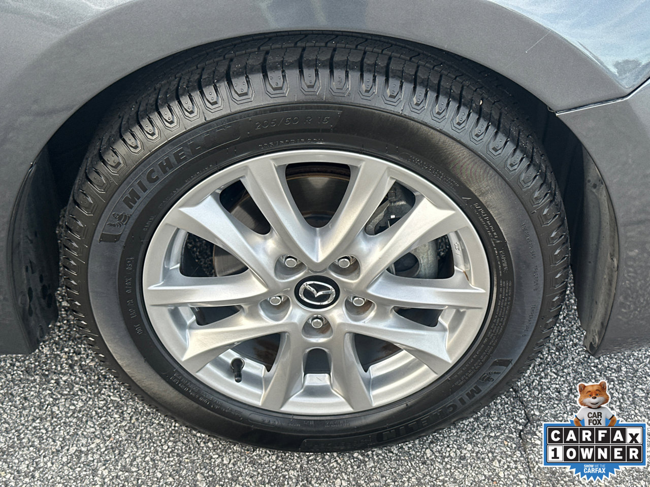 Used 2015 MAZDA MAZDA3 i Touring w/ Technology Package FWD image 12