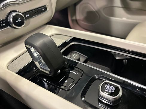 Certified 2023 Volvo XC60 T8 Plus w/ Climate Package image 19