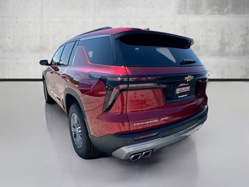New 2025 Chevrolet Traverse LT w/ Enhanced Driving Package image 7
