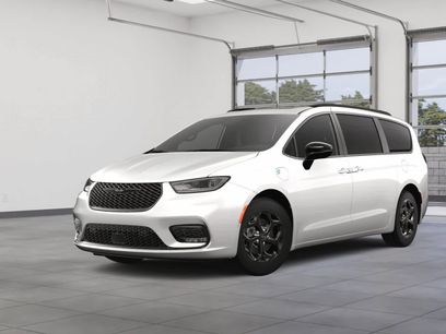 New 2025 Chrysler Pacifica Premium