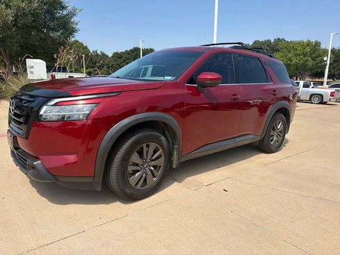 Used 2022 Nissan Pathfinder SV w/ SV Black Package FWD image 1