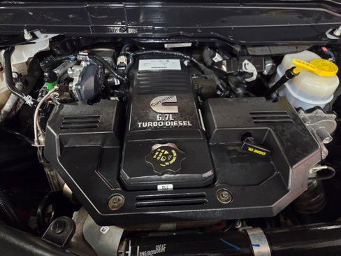 Used 2024 RAM 3500 Tradesman w/ Chrome Appearance Group image 95