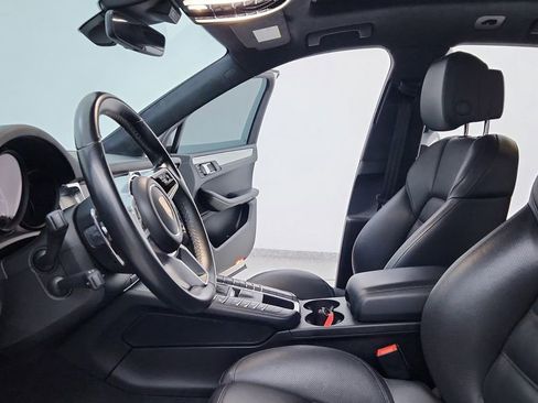Used 2020 Porsche Macan Turbo image 20