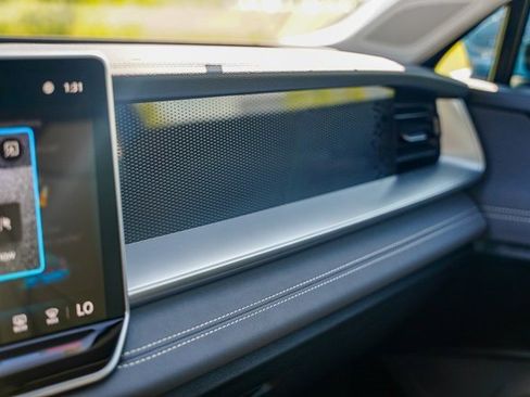 New 2025 Volkswagen Tiguan SE image 20