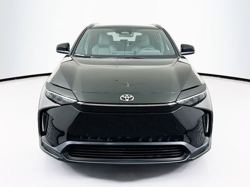 Used 2025 Toyota bZ4X FWD image 2