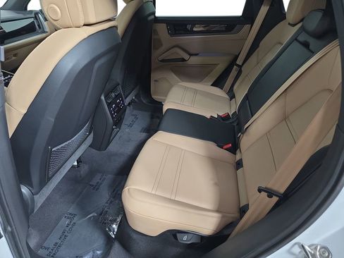 New 2026 Porsche Cayenne image 24