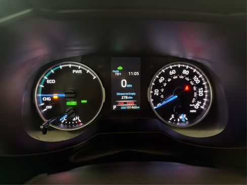 Used 2021 Toyota RAV4 LE AWD/4WD image 18