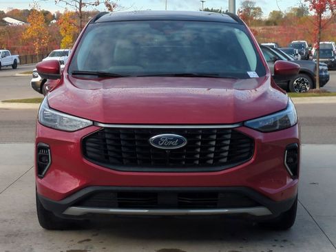 Certified 2023 Ford Escape Platinum w/ Premium Technology Package image 10