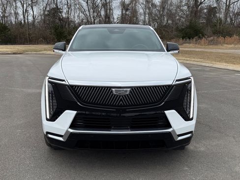 Used 2025 Cadillac Escalade IQ Luxury 2 image 5