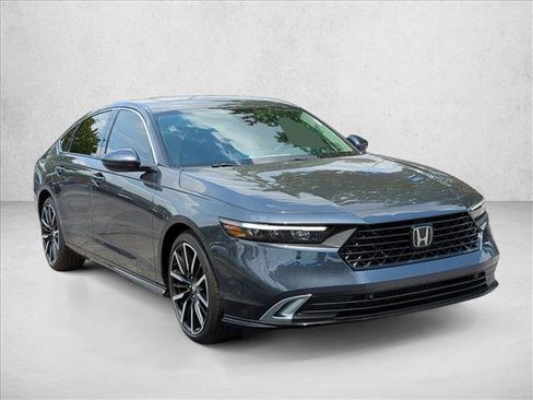 Used 2024 Honda Accord Touring image 7