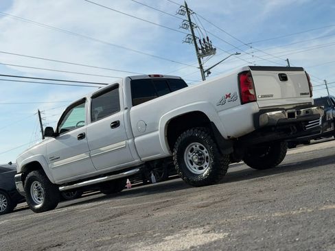 Used 2004 Chevrolet Silverado 2500 LT w/ Heavy-Duty Power Package AWD/4WD image 3