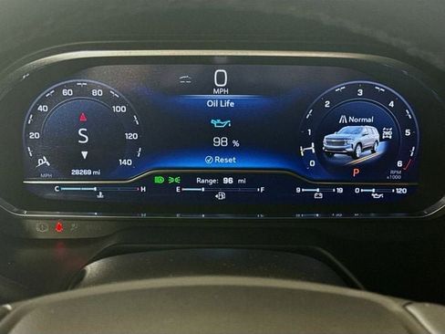 Used 2023 Chevrolet Suburban High Country image 15