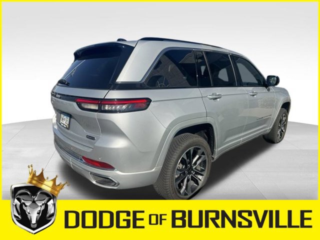 Used 2023 Jeep Grand Cherokee Overland AWD/4WD image 2