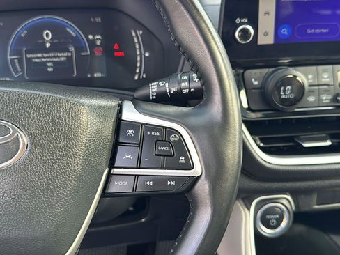 Used 2024 Toyota Grand Highlander XLE image 17