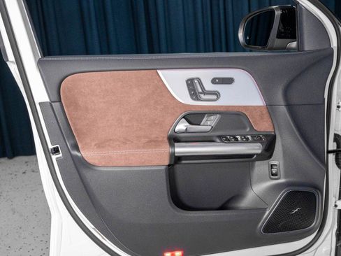 New 2025 Mercedes-Benz GLA 35 AMG 4MATIC image 14