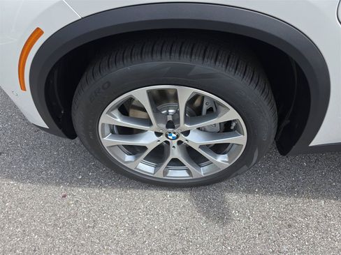 Used 2026 BMW X5 xDrive50e AWD/4WD image 11