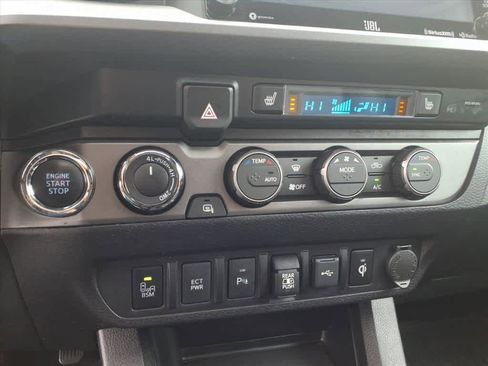 Used 2021 Toyota Tacoma TRD Sport image 27