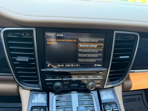 Used 2014 Porsche Panamera RWD image 34