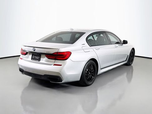Used 2018 BMW 740e xDrive AWD/4WD image 7